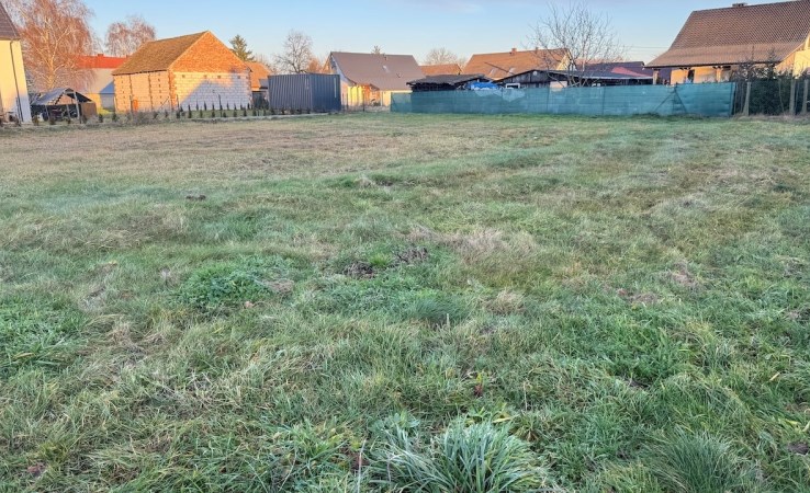 działka na sprzedaż - Trzebnica, Komorowo